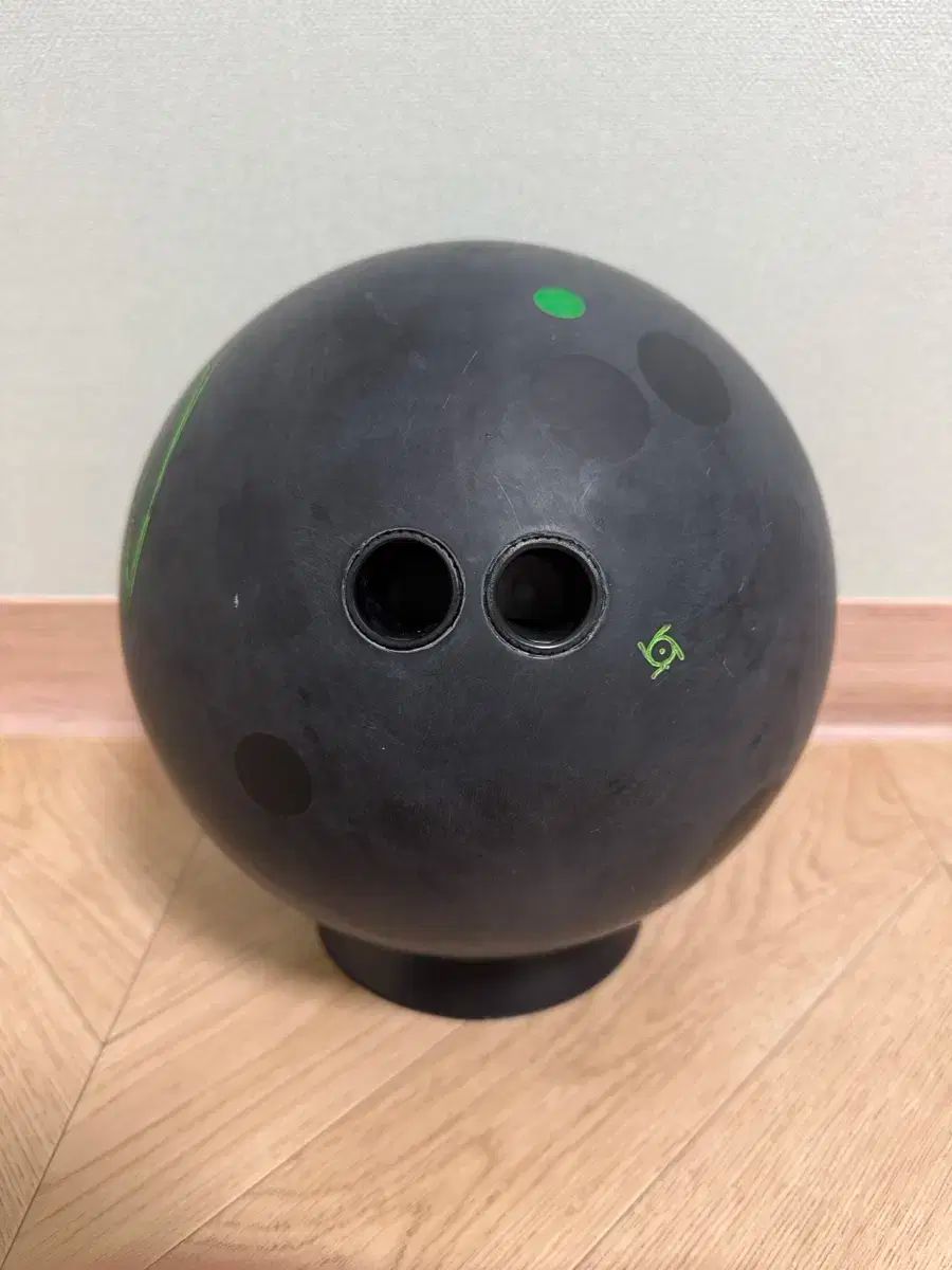 ボーリングボール ピーチブラック 18年 ウレタン