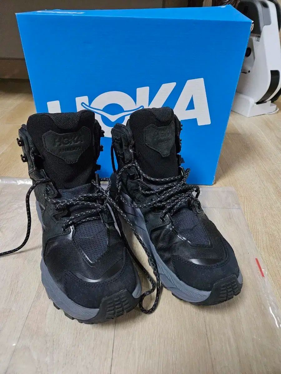 レディース HOKA ONE ONE ホカオネオネ アナカパ MID GTX 登山靴 ブラック