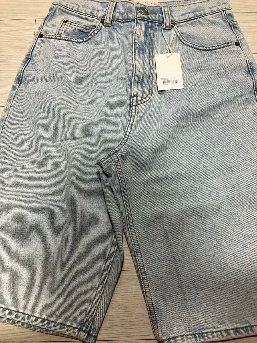 トゥーニー デニム