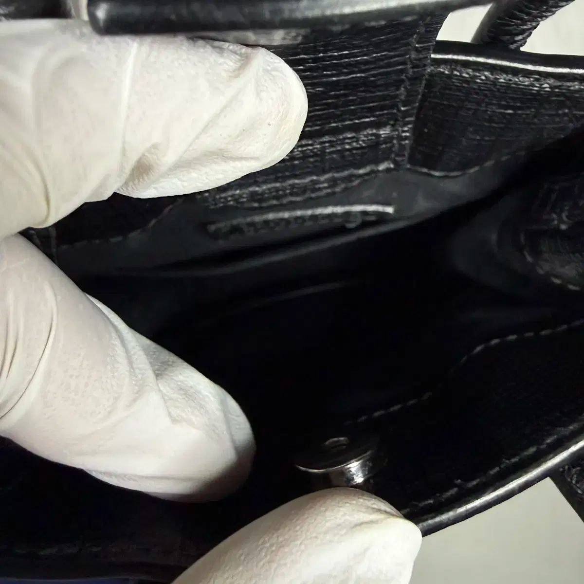 2025新作100%品質保証。 バレンシアガ ミニ ショッピングバッグ 携帯 ホールダー ブラック クロスバック 投資価値のある