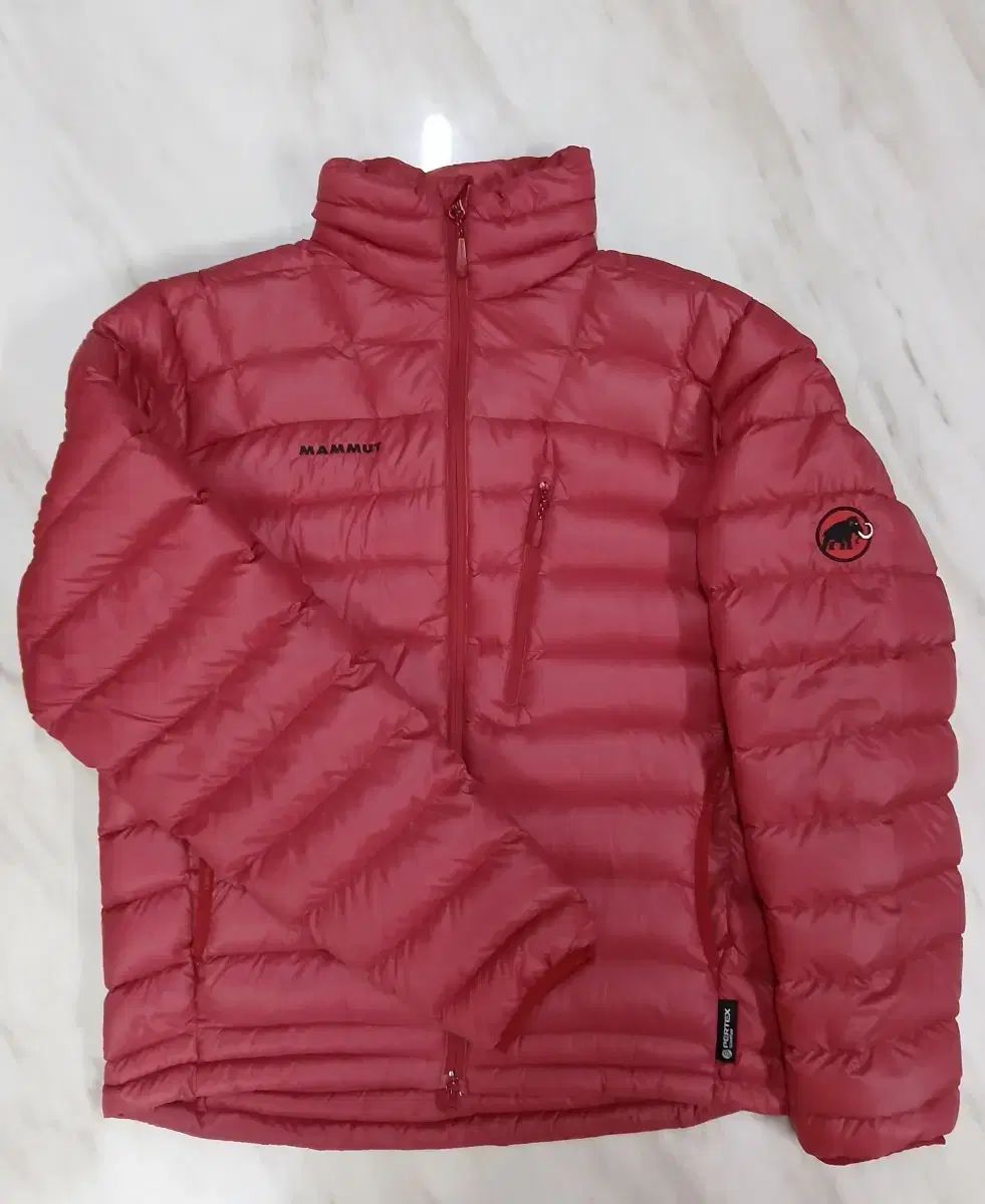 マムート ユニセックス 軽量ダウン M サイズ