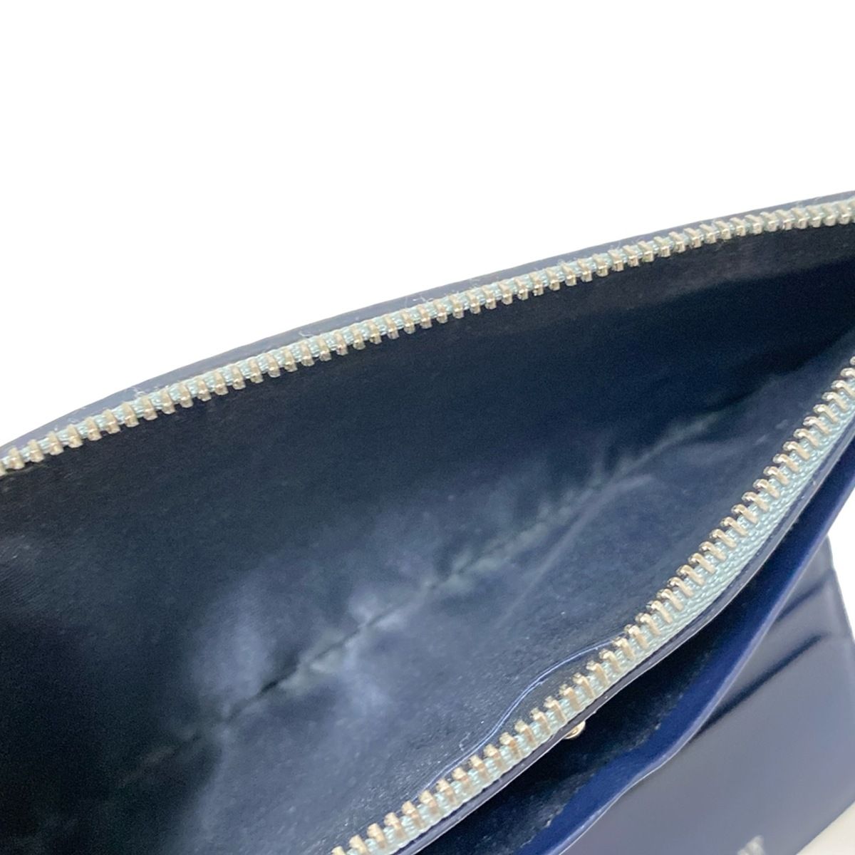 - ライトブルー