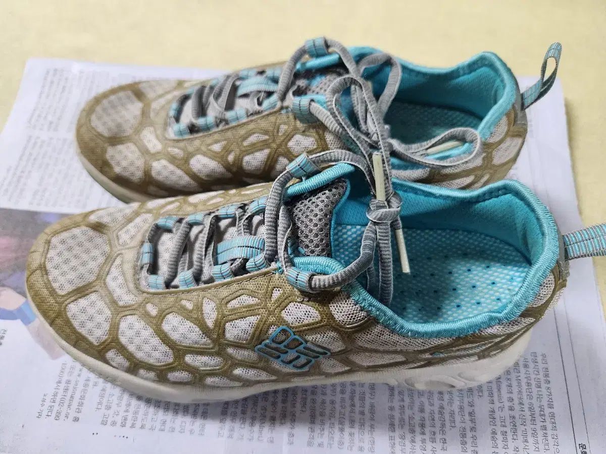 Columbia コロンビア レディース ランニングシューズ メイカー3 RUN 240 サイズ