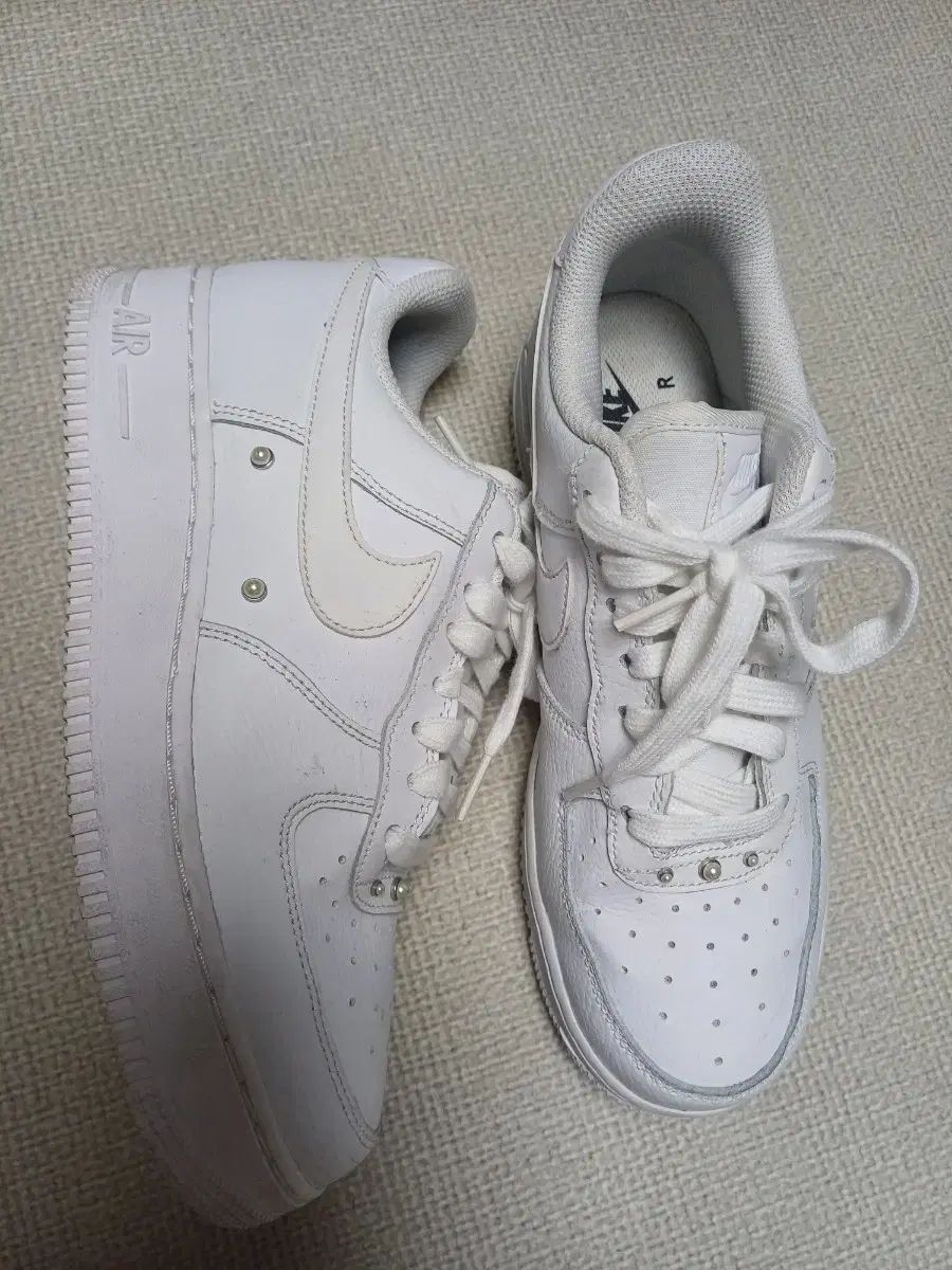 ナイキ エアフォース1 オールホワイト スニーカー