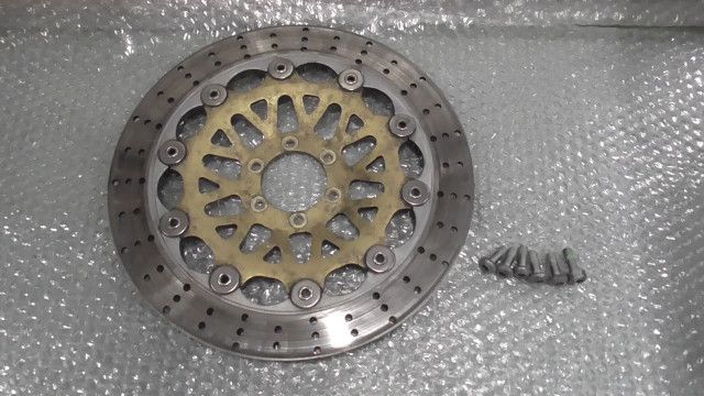 VTZ 250 MC 15 1101 xxx の フロントディスクローター