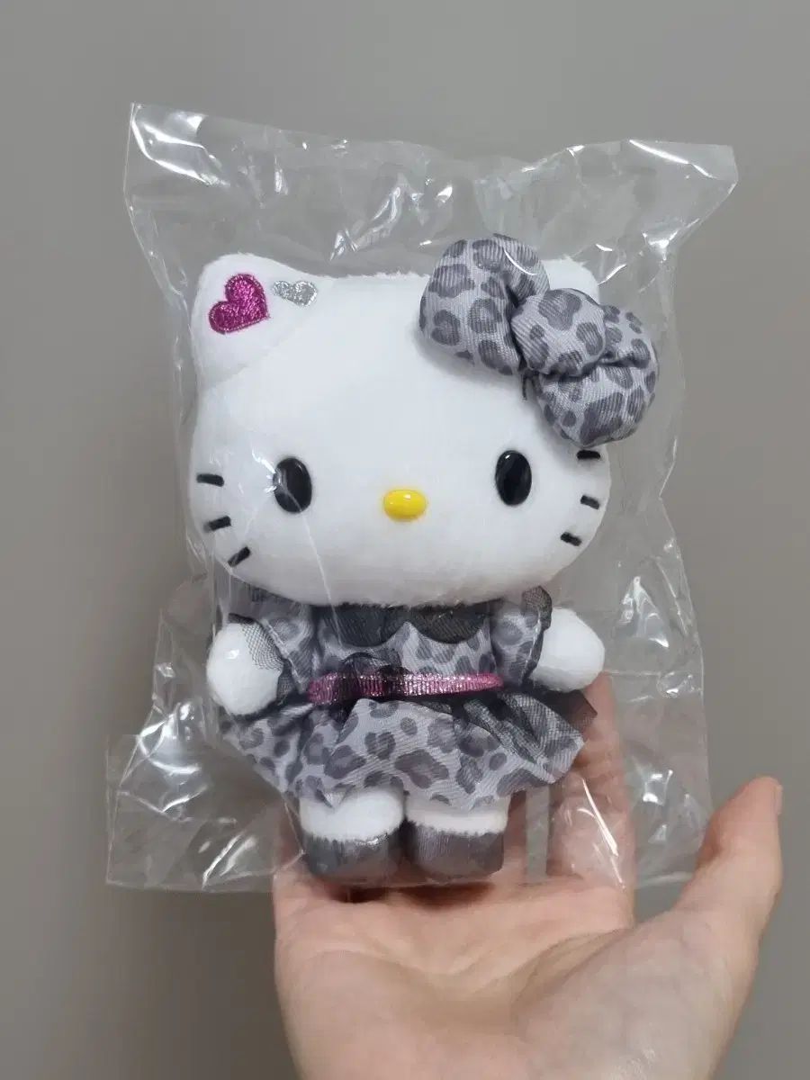 サンリオ ハローキティ モノトーン アニマル 動物 シリーズ マスコット ぬいぐるみ