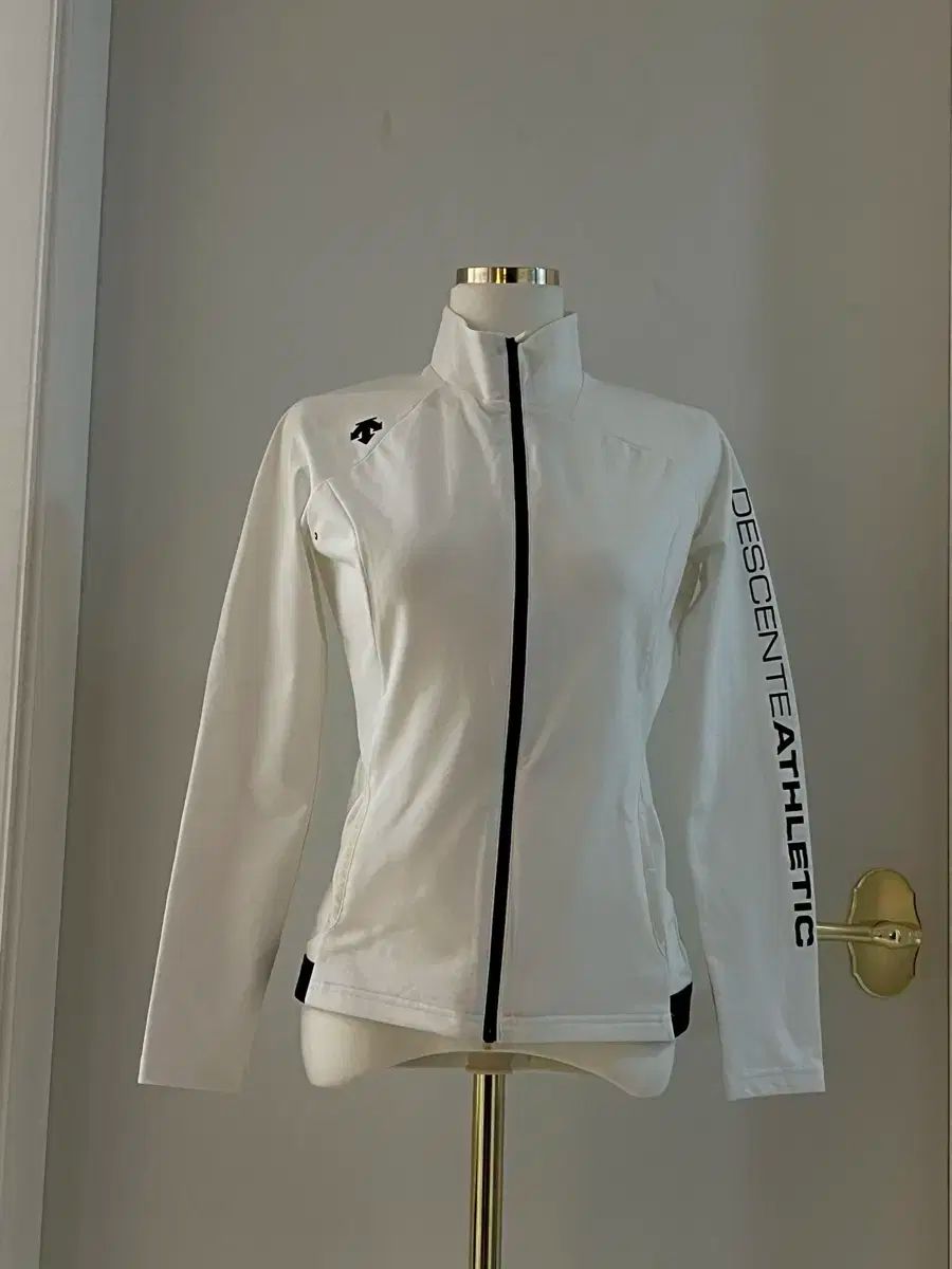 デサント レディース トレーニング ジャケット M