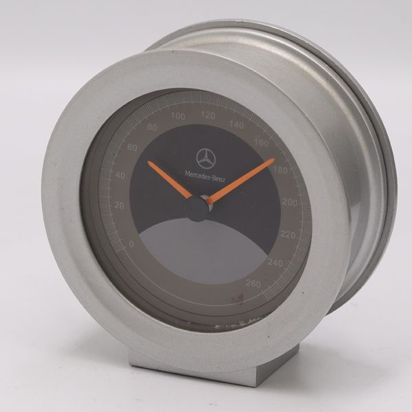 箱付 メルセデスベンツ AMG ホイールデスククロック QZ 電池式
