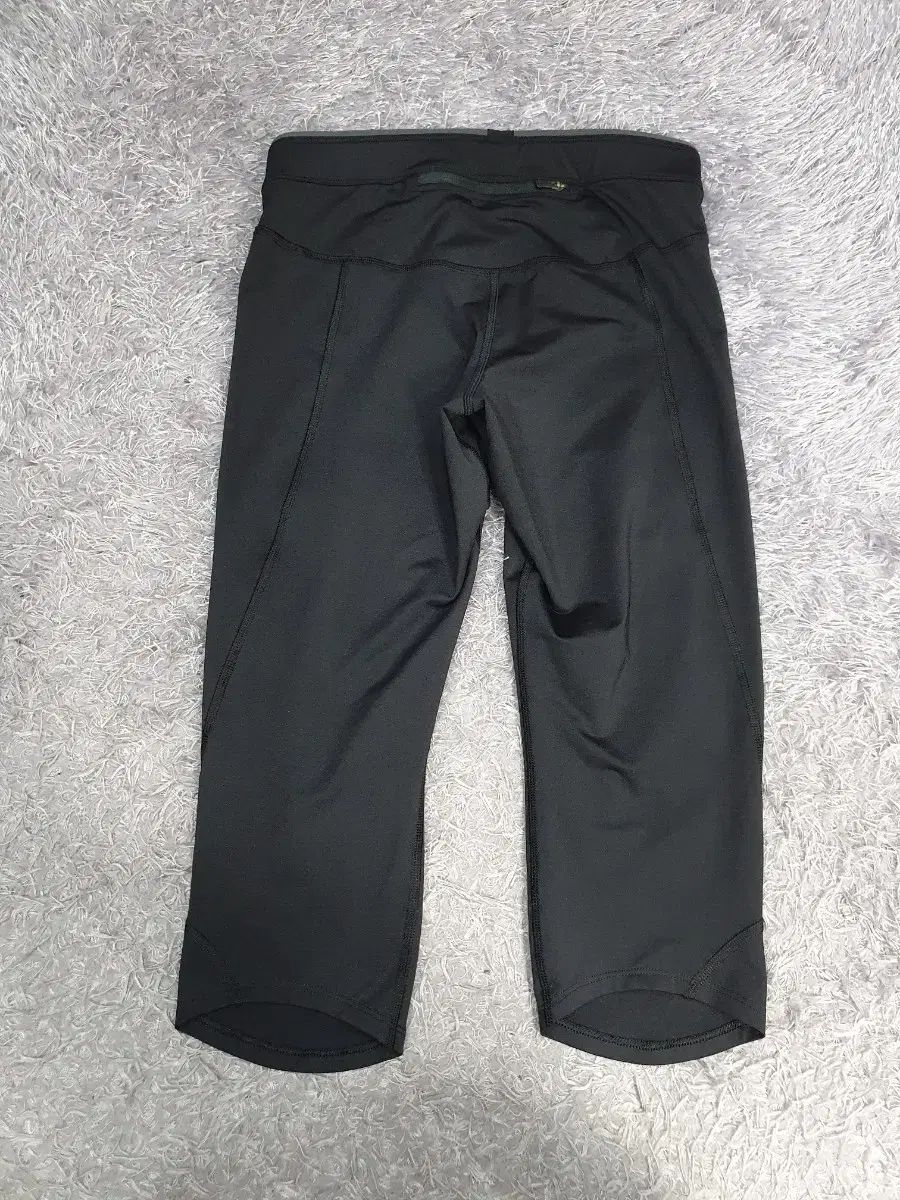 ARC TERYX アークテリクス レギンス 7分丈 タイツ ブラック XS