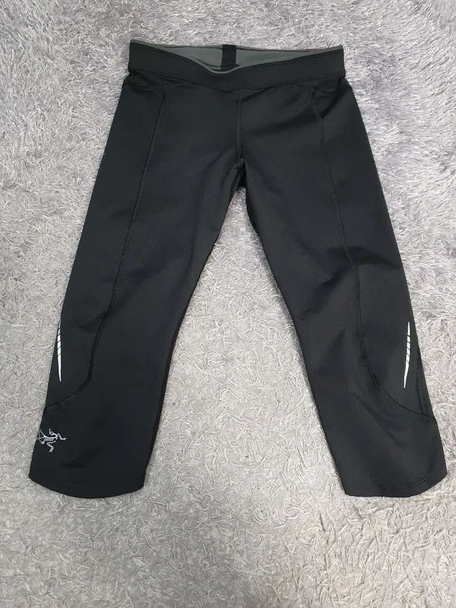 ARC TERYX アークテリクス レギンス 7分丈 タイツ ブラック XS