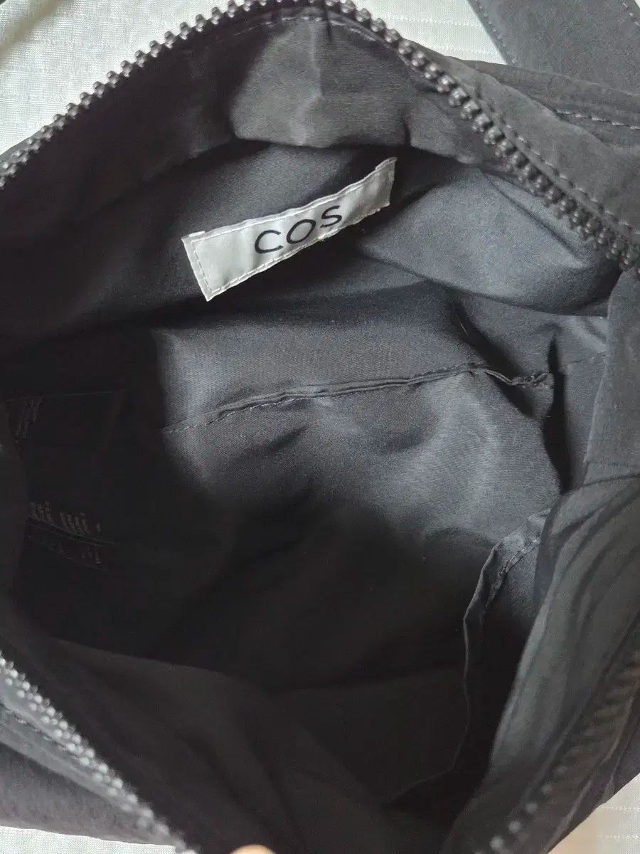 クロスバック ブラック