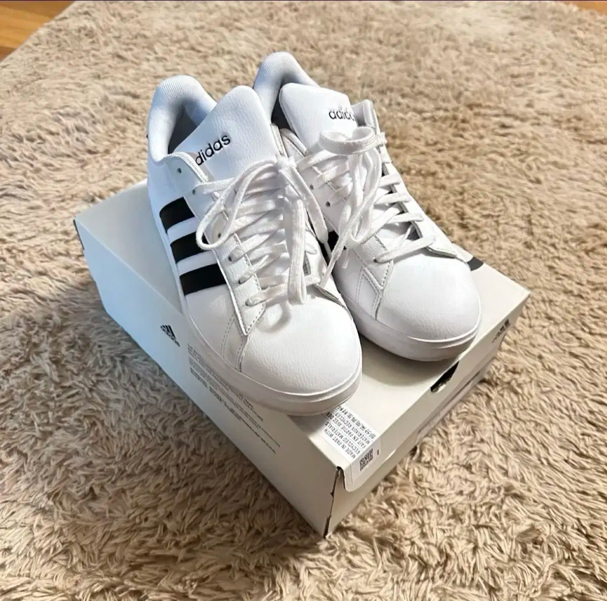 アディダス テニスシューズ 250