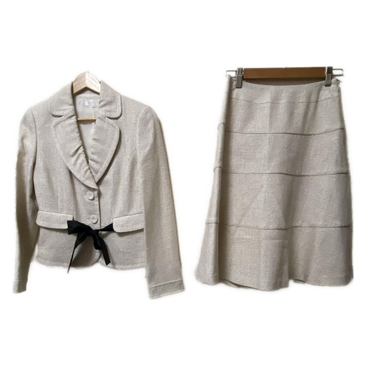 TO BE CHIC トゥービーシック スカートスーツ レディース - アイボリー×黒×マルチ