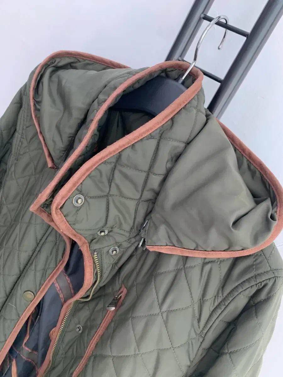 カーキ アウター