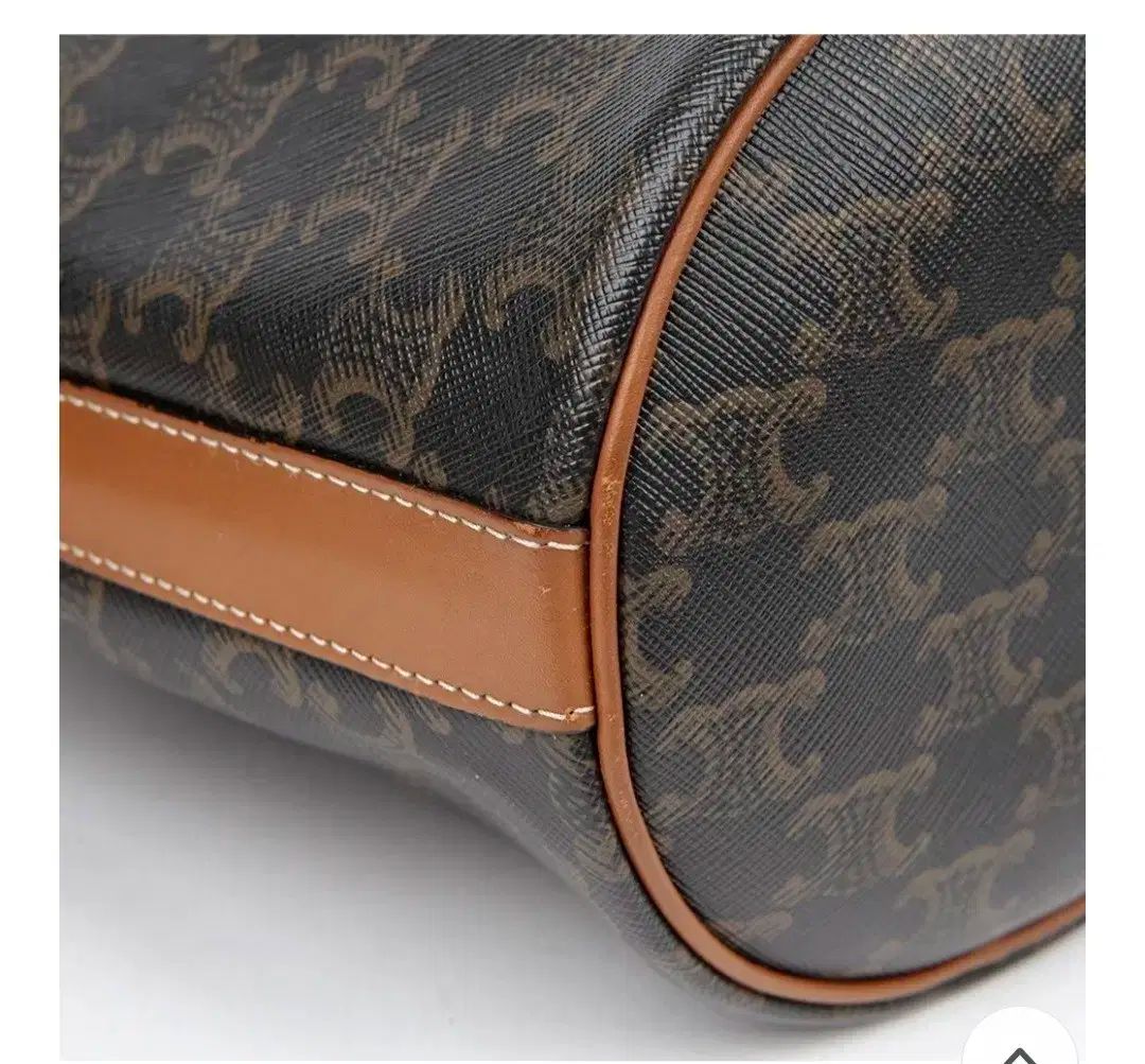 セリーヌ トリオンフ