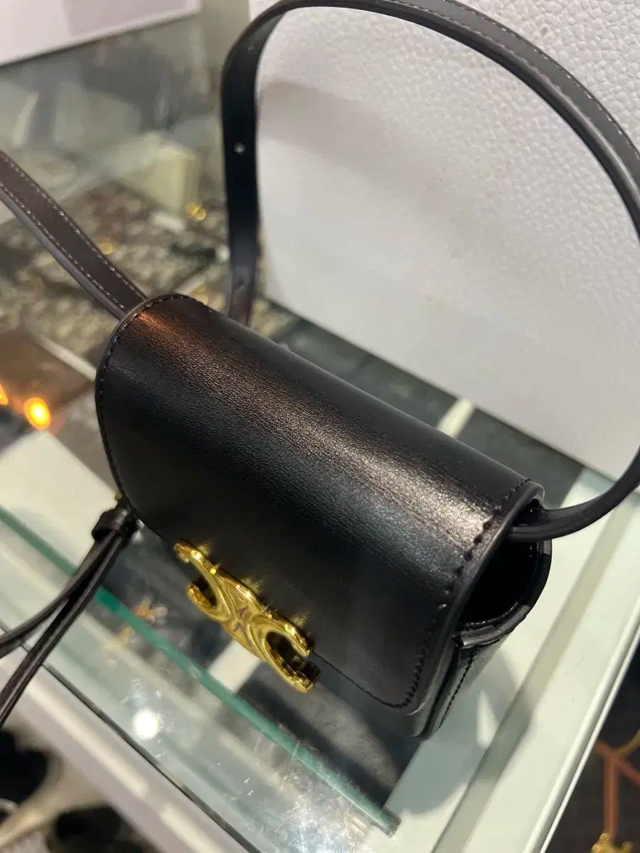  Celine セリーヌ ミニ クロード トリオンフ シャイニー カーフスキン ブラック メッセンジャーバッグ ショルダーバッグ