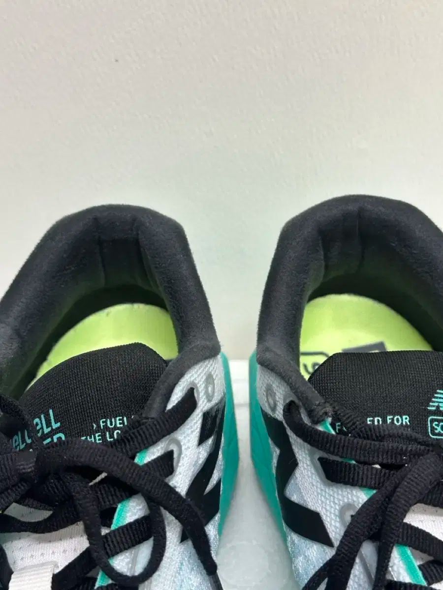 275 ニューバランス フューエルセル scトレーナー v3