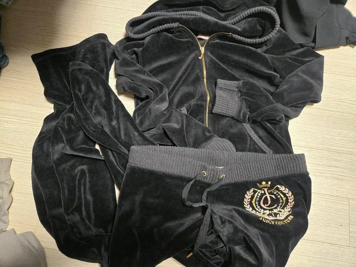 JUICY COUTURE ジューシークチュール ベルベット トレーニングウェア セット ブラック