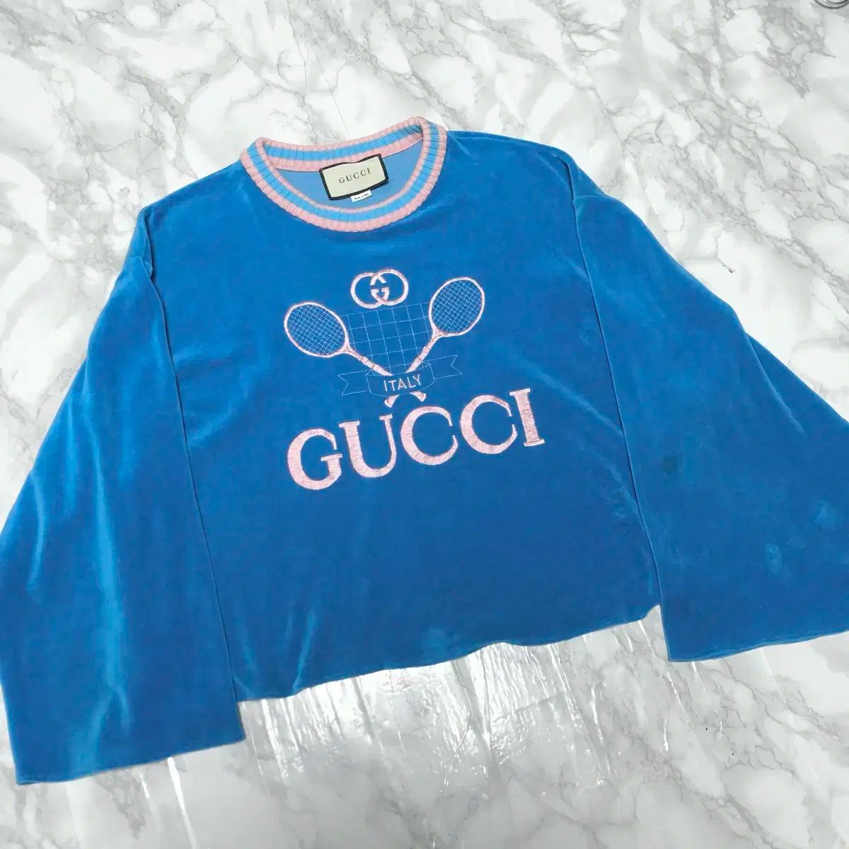 グッチ ツアーベルベット スウェット オーバーサイズ クロップド Tシャツ