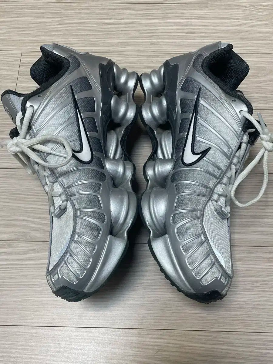 ナイキ ショックス TL シルバー 275
