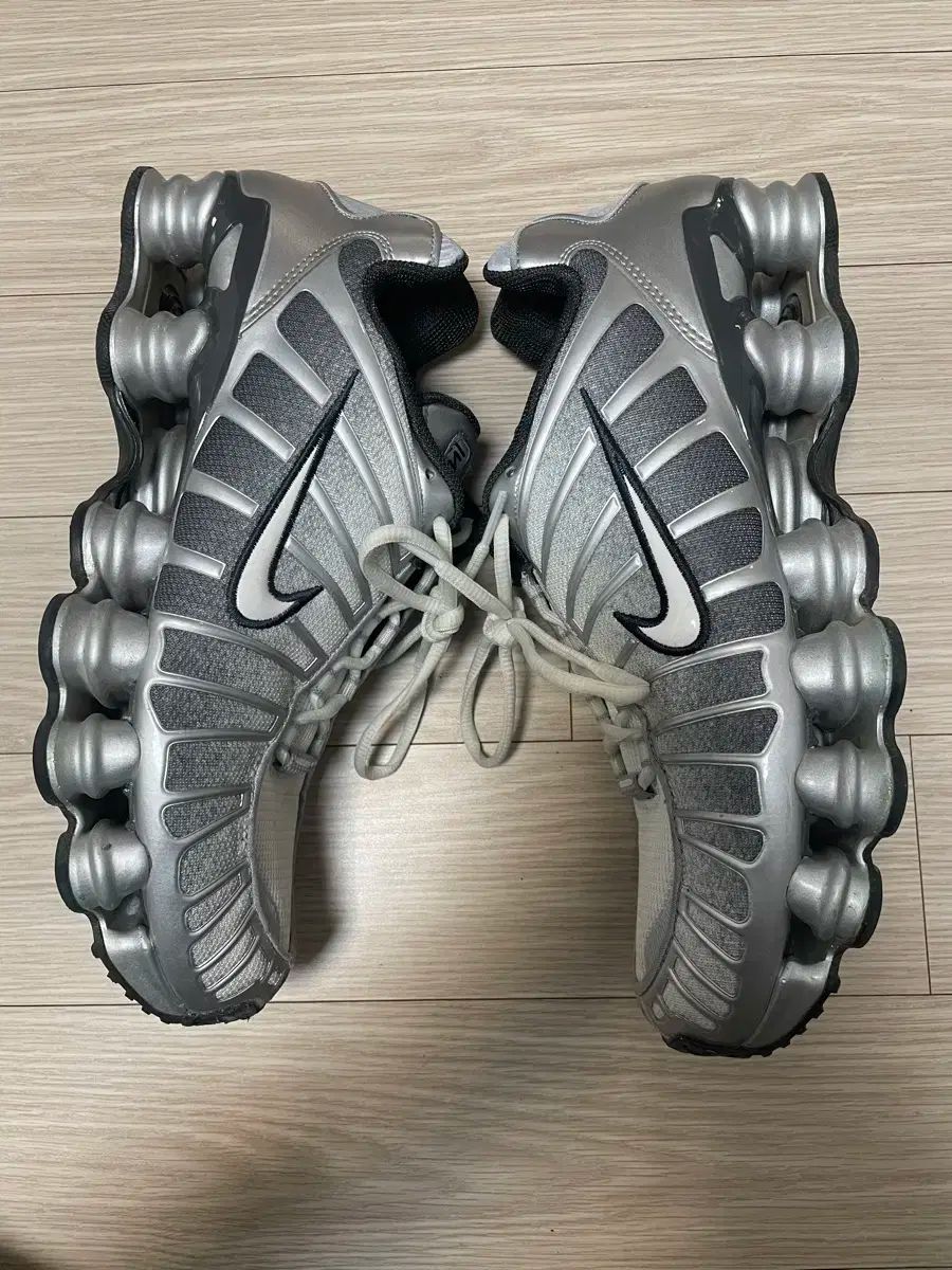 ナイキ ショックス TL シルバー 275