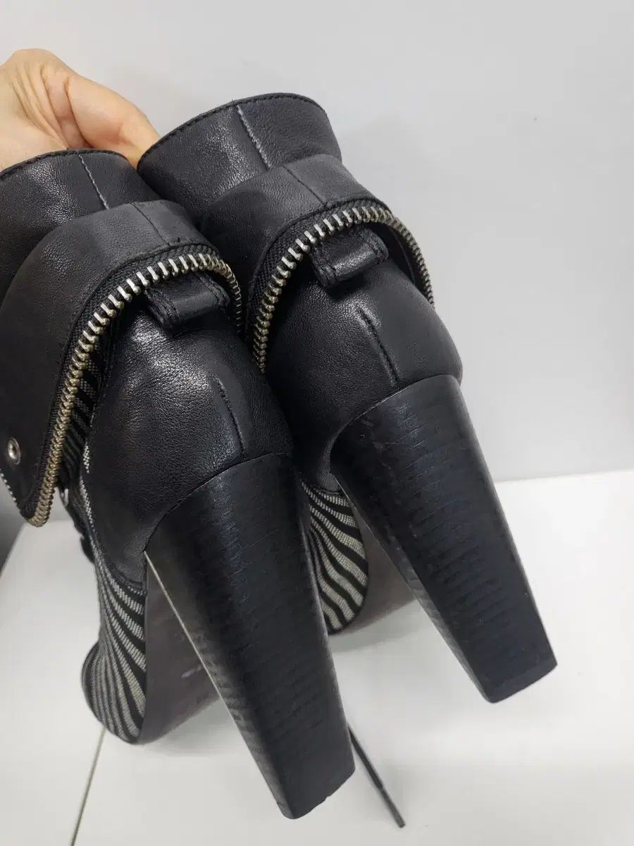 Alexander Wangブティ