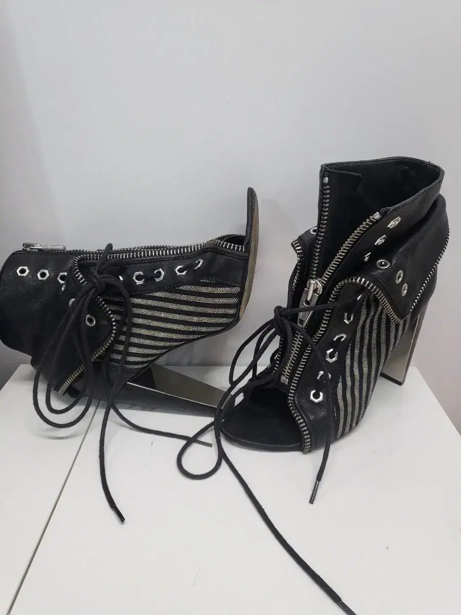 Alexander Wangブティ