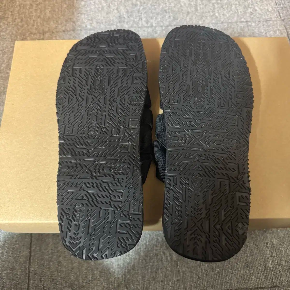  ボッテガ ヴェネタ フラット ミュール ブラック サンダル サンダル