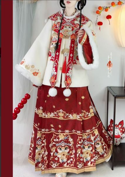 蛇転銭坤 明制漢服 豪華4点セット 女子用 トップス 里衣 馬面裙 雲肩 冬季加絨 防寒対応 撮影用 仮装 新年衣装 プレゼント最適 高品質デザイン 特別なイベント用 中国風 上品スタイル