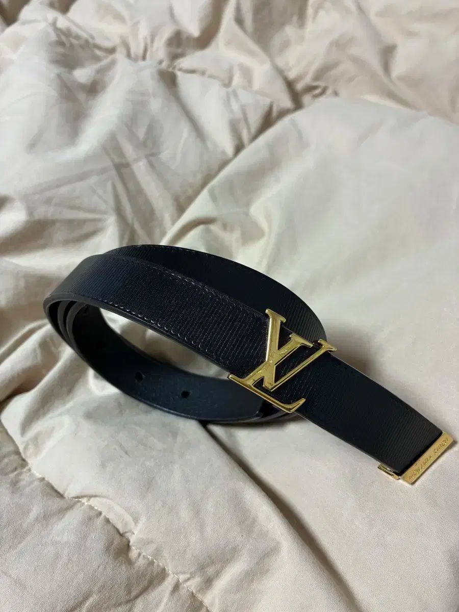 ルイヴィトン レディース ブラック ベルト ゴールド ロゴ 90cm