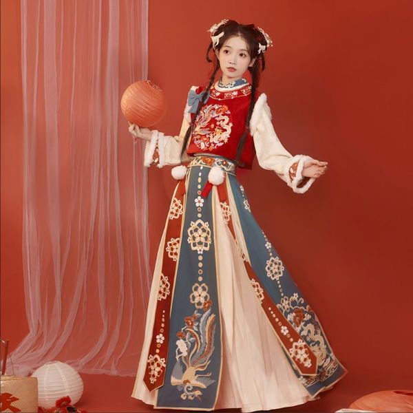 冬季バージョン 唐風刺繍入り 拝年服 フェイクファー付き改良版漢服セット 暖かい おしゃれ 新年イベント用 プレゼントにも最適