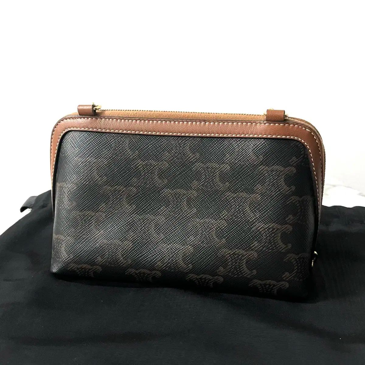 お手頃な S級 Celine セリーヌ トリオンフ 刺繍 ロゴ チェーン クラッチバッグ クロスバック 出産