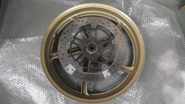 VTR 250 MC 33 1010 xxx の フロントホイール