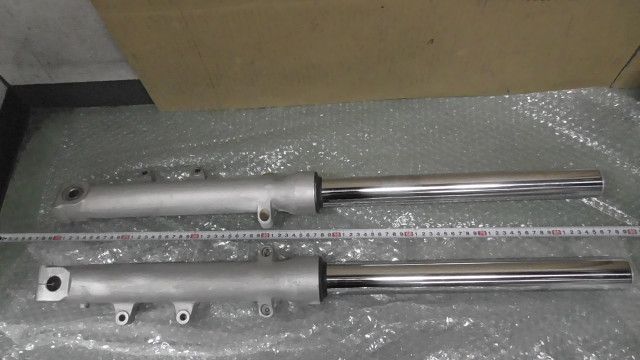 VTR 250 MC 33 1010 xxx の フロントフォーク