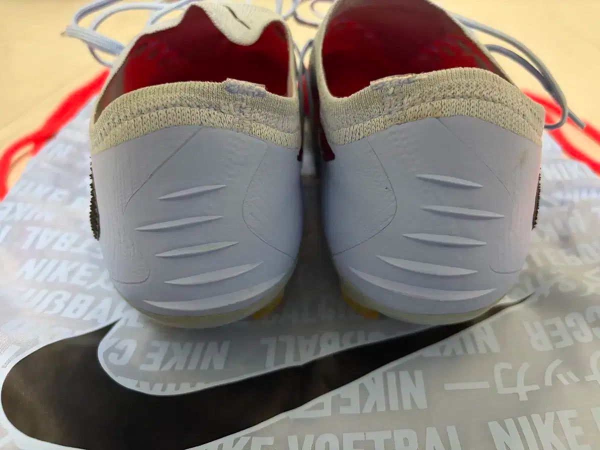  ナイキ FANTOM 6 LOW エリート FG 275 フットサルシューズ シューズ