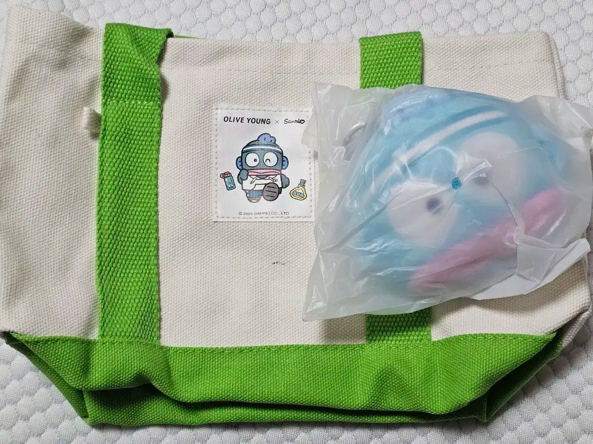 OLIVE YOUNG X サンリオ ポチャッコ ハンギョドン マイメロディ エコバッグ ポーチ ぬいぐるみ キーホルダー