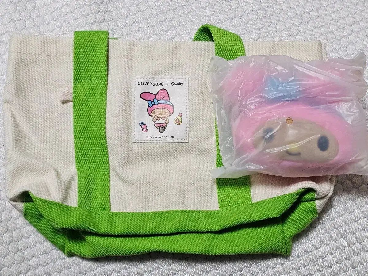 OLIVE YOUNG X サンリオ ポチャッコ ハンギョドン マイメロディ エコバッグ ポーチ ぬいぐるみ キーホルダー