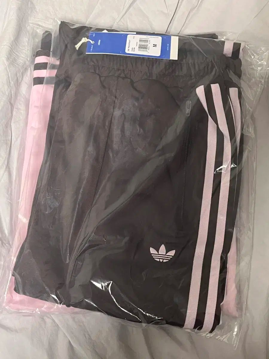 アディダス bbトラックジャージ ピンク