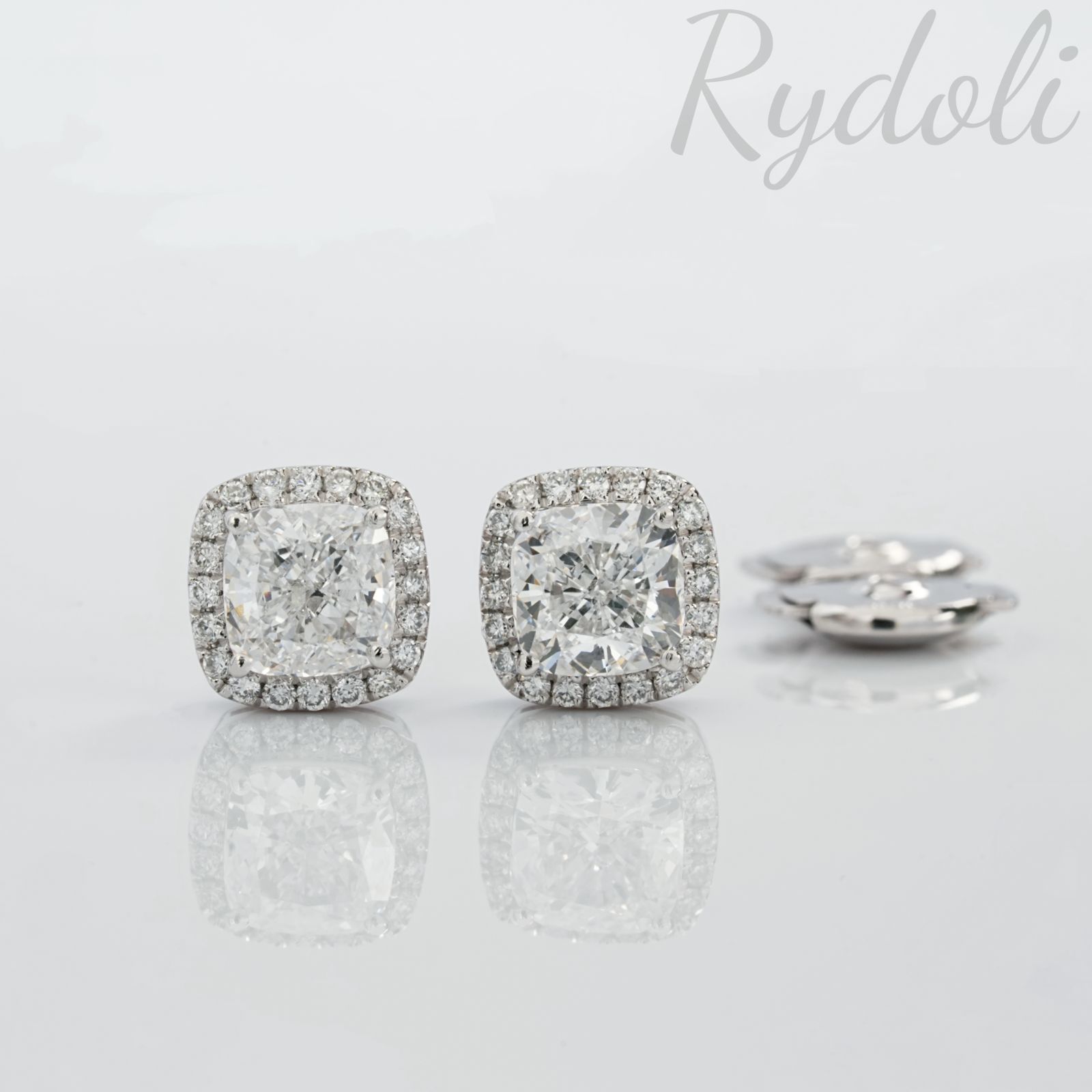 デザイン持ち込み可】オーダーメイド ダイヤモンドピアス作成