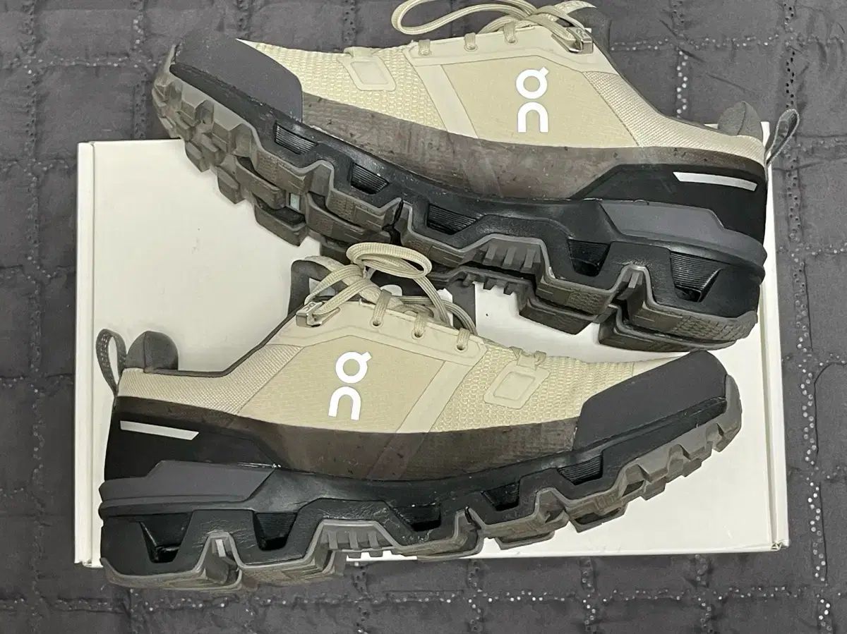 単ランニングクラウドONEウォーターProofサンドブラック 270