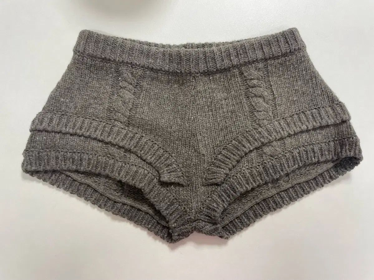 ウールリカ トゥ ショーツ ブラウン