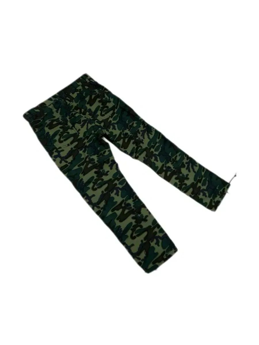 ビームス ウッドランド カモパンツ