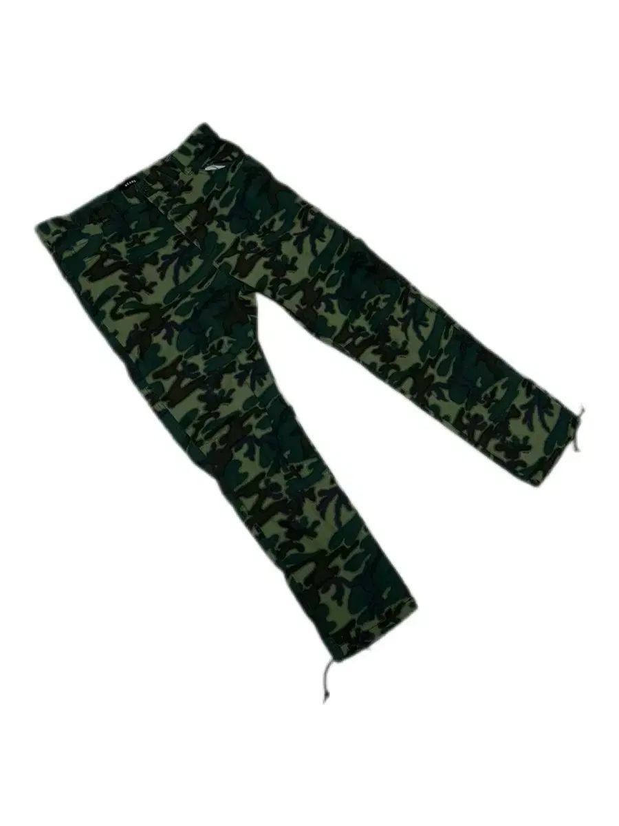 ビームス ウッドランド カモパンツ