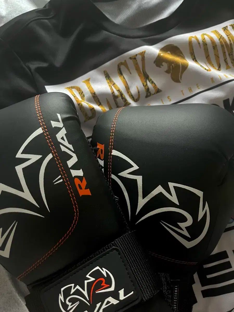 ライバル RB1 ウルトラ ボクシンググローブ 20周年 Mサイズ