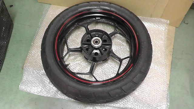 ニンジャ Ninja 250 ABS EX L の リアホイール タイヤ付