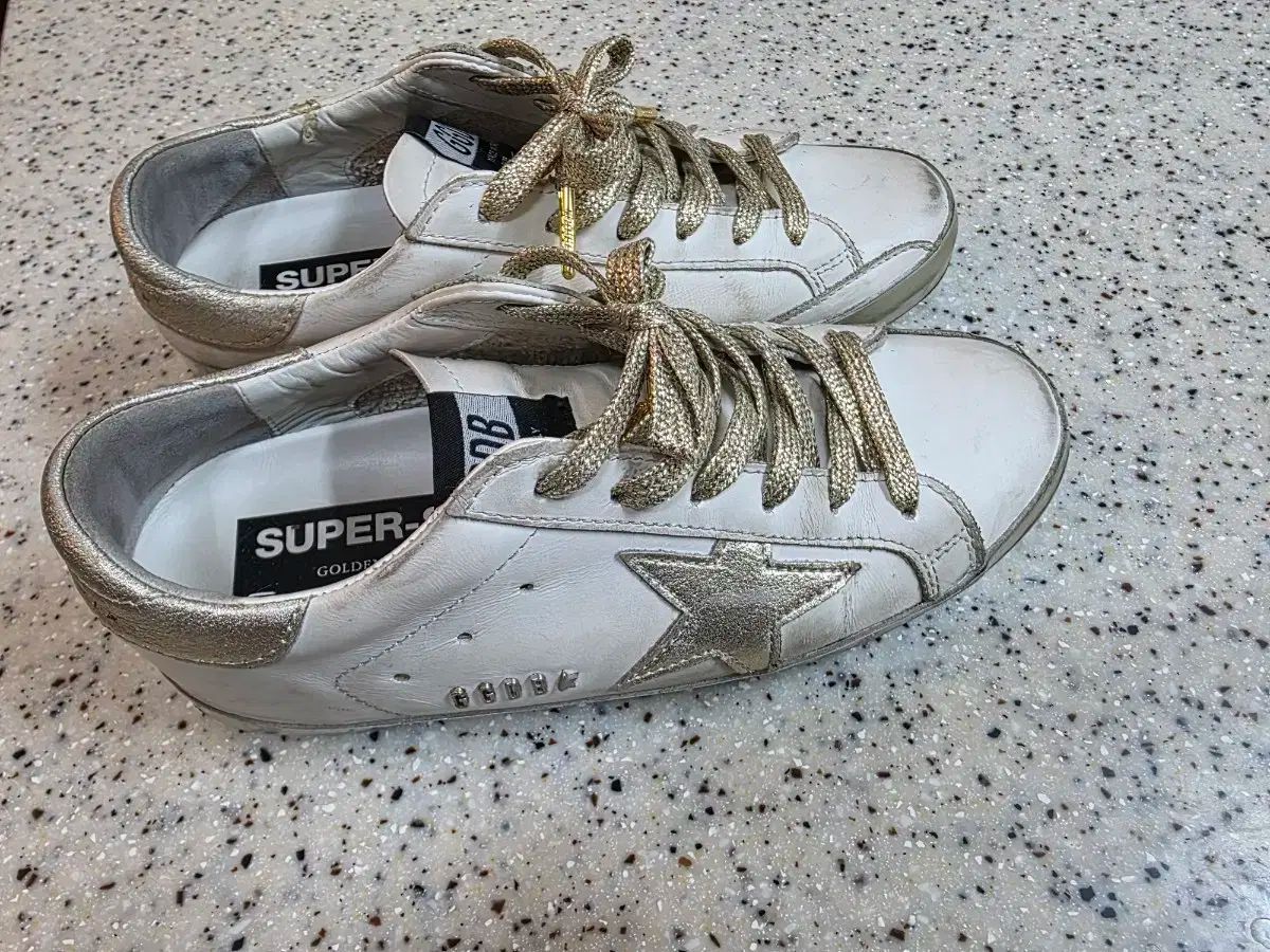 GOLDEN GOOSE ゴールデングース 白 金 37 240