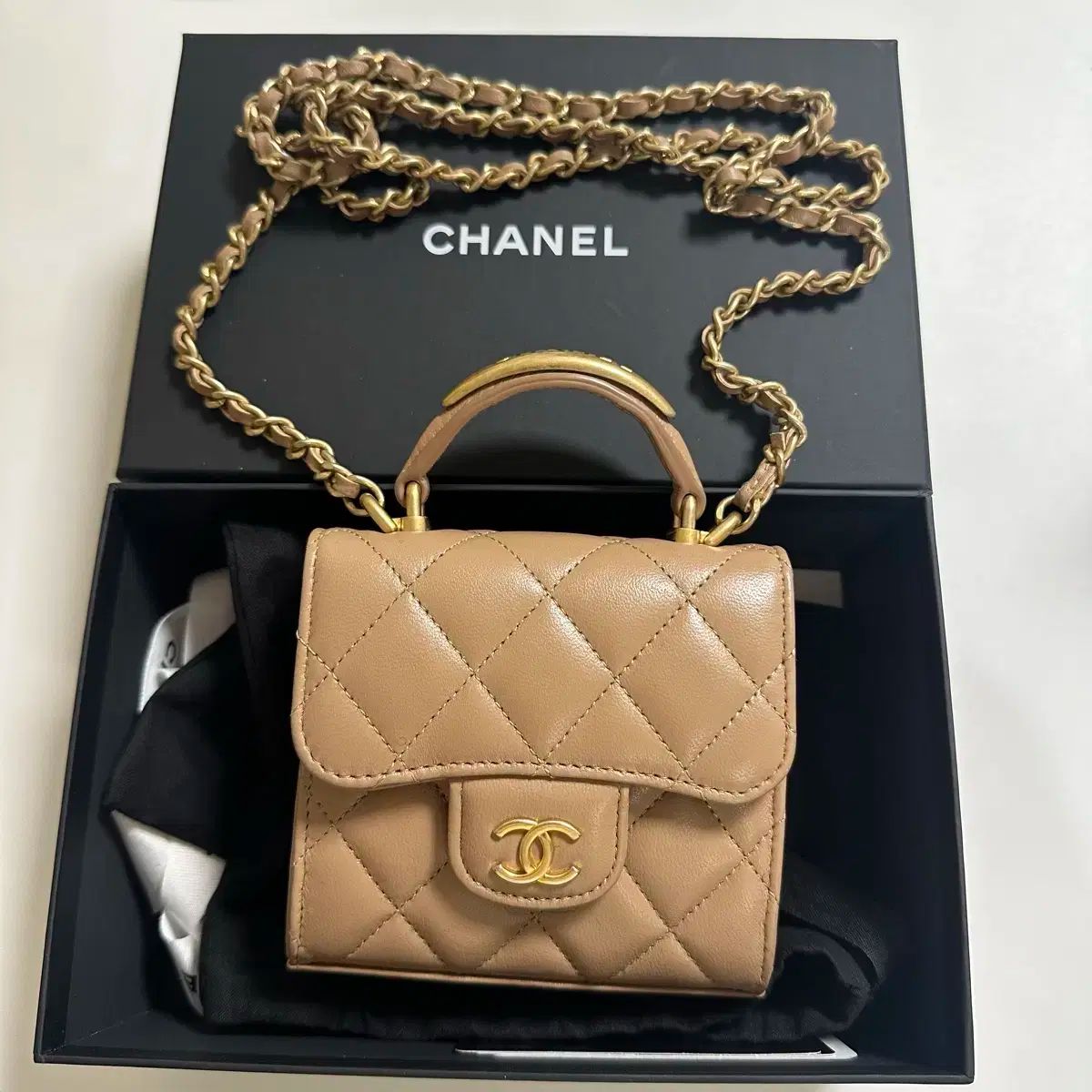 シャネル トップハンドル ヴァニティバッグ ap2682