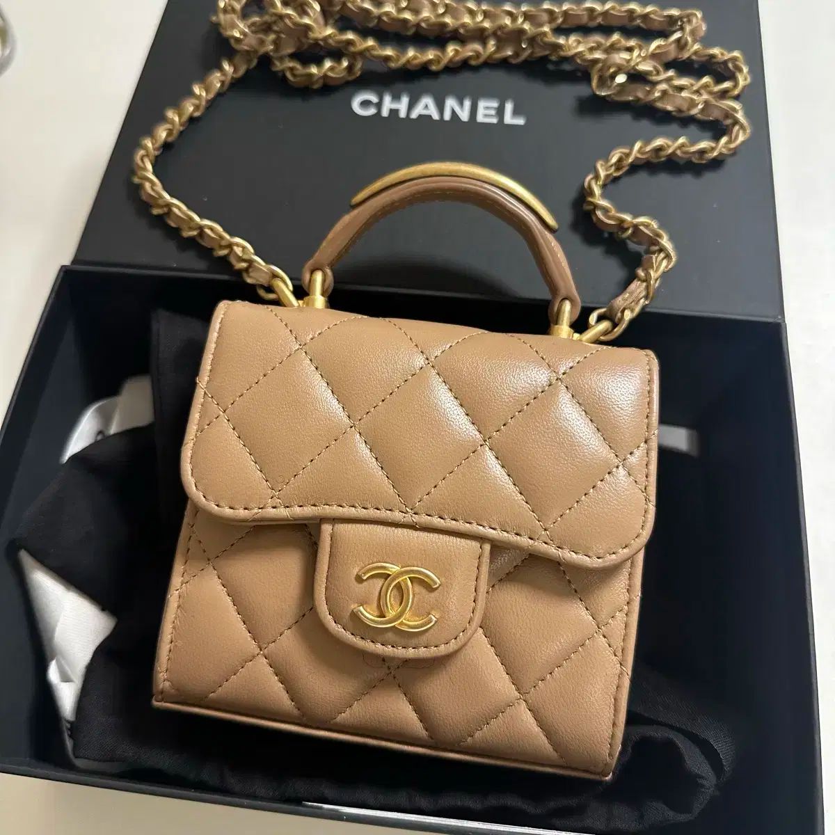 シャネル トップハンドル ヴァニティバッグ ap2682