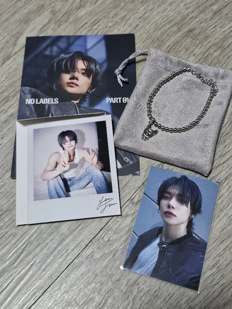 TOMORROW X TOGETHER TXT ヨンジュン YEONJUN チェヨンジュン インガ 音楽番組 サノク トレカ 黄色ブレスレット タートルネック チェキ ポラロイド セット