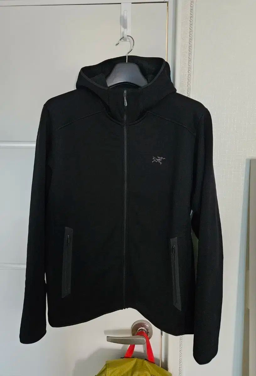 ARC TERYX アークテリクス カイアナイト フーディ ブラック L 105